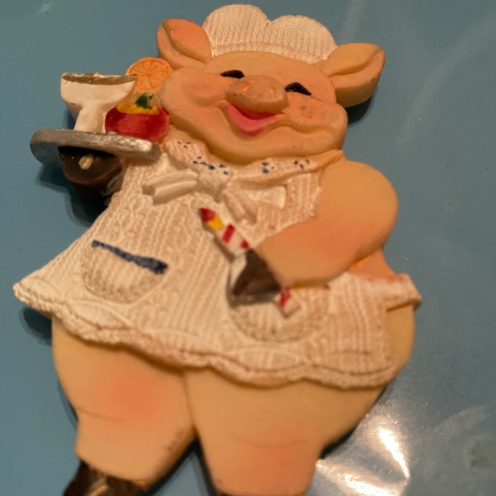 Pig cooks magnets make nice gift for pig lovers
